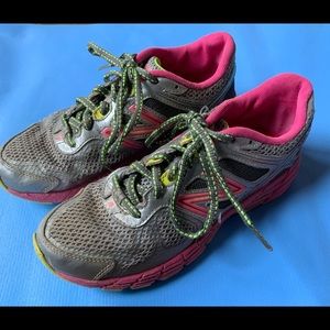 New Balance Kids 860 (Gray/Pink) KJ860GWY Size 3.5